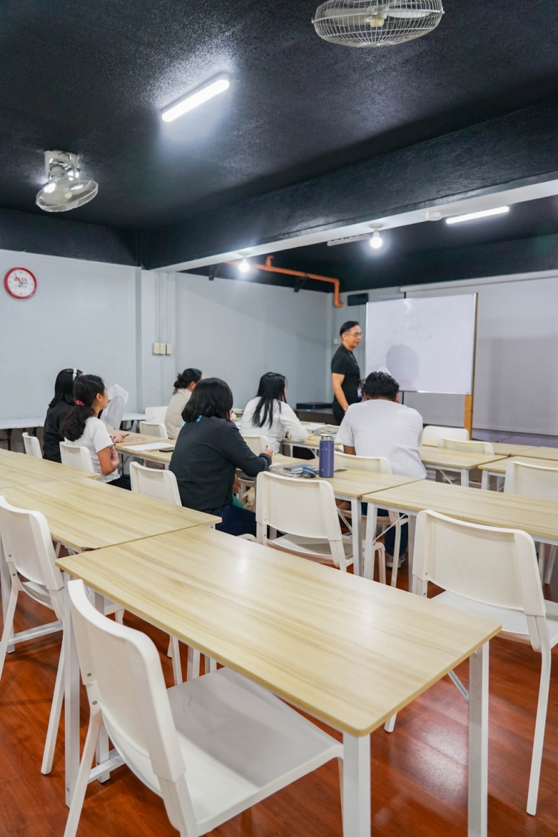 フィリピン留学 Cebu21 - Challenger Campus-East Building Classrooms-2